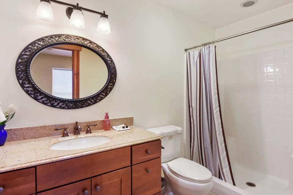 Sunny Woods Acres Near Golf & Adventure Park House in Tahoe Vista
