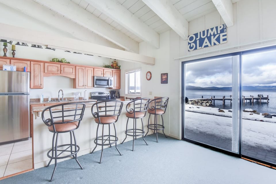 Condo, Multiple Beds, Patio, Mountain View (Waters Edge Vista #3) | Private kitchen | Fridge, microwave, oven, stovetop
