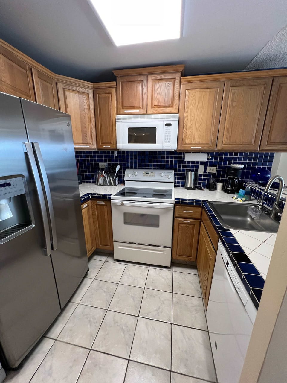 Condo, Multiple Beds, Balcony, Ocean View (Kona Alii #204) | Private kitchen | Fridge, microwave, oven, stovetop