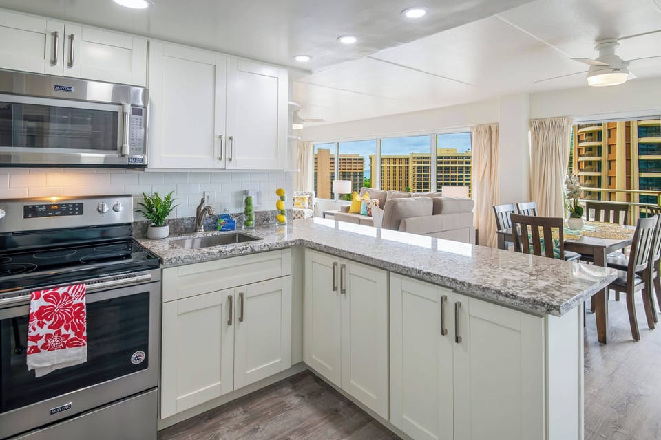 Condo, Multiple Beds, Lanai, Ocean View (Ilima Suite at The Ilikai (Unit 1226)) | Private kitchen | Fridge, microwave, oven, stovetop