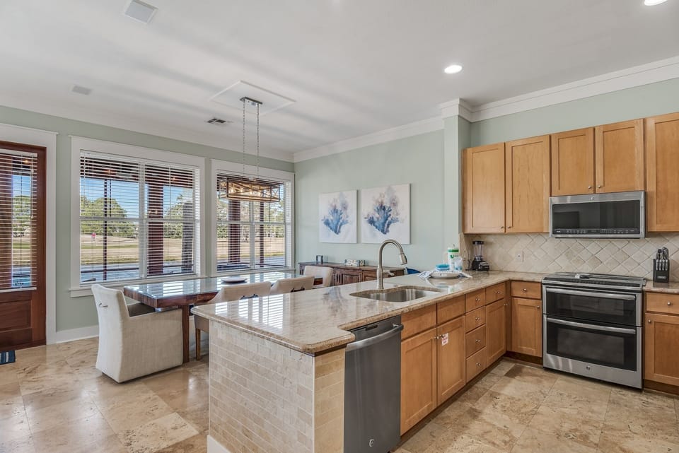 Open Concept Dining & Kitchen