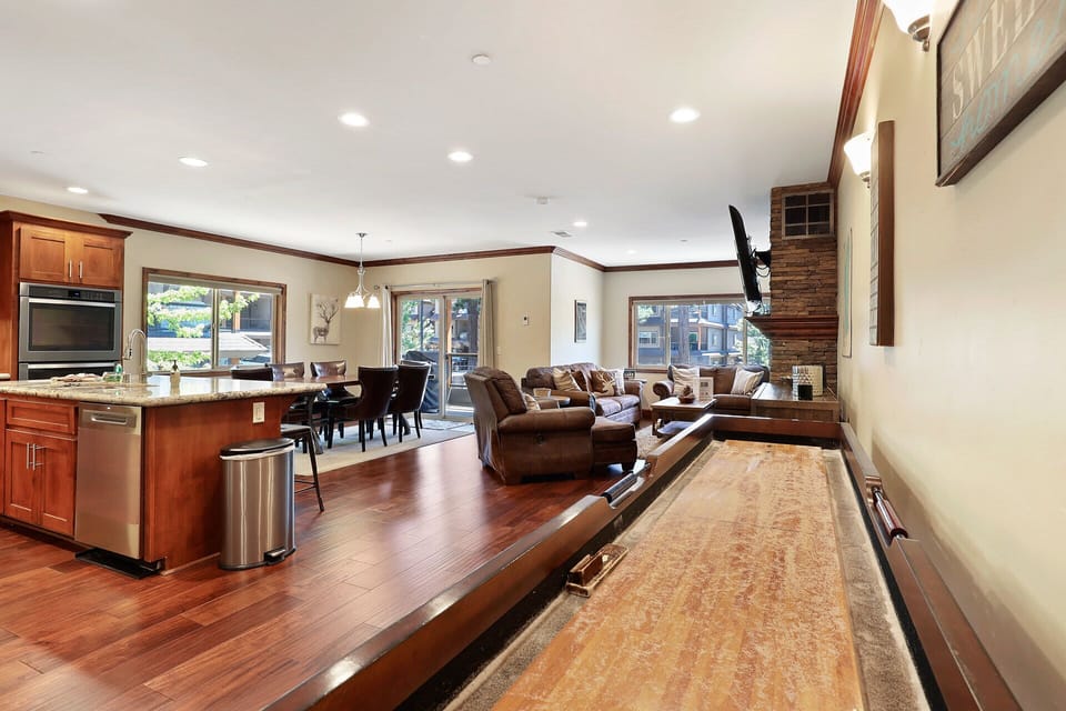 Townhome, Multiple Beds, Balcony, Mountain View (Tahoe Woods Villa) | Interior