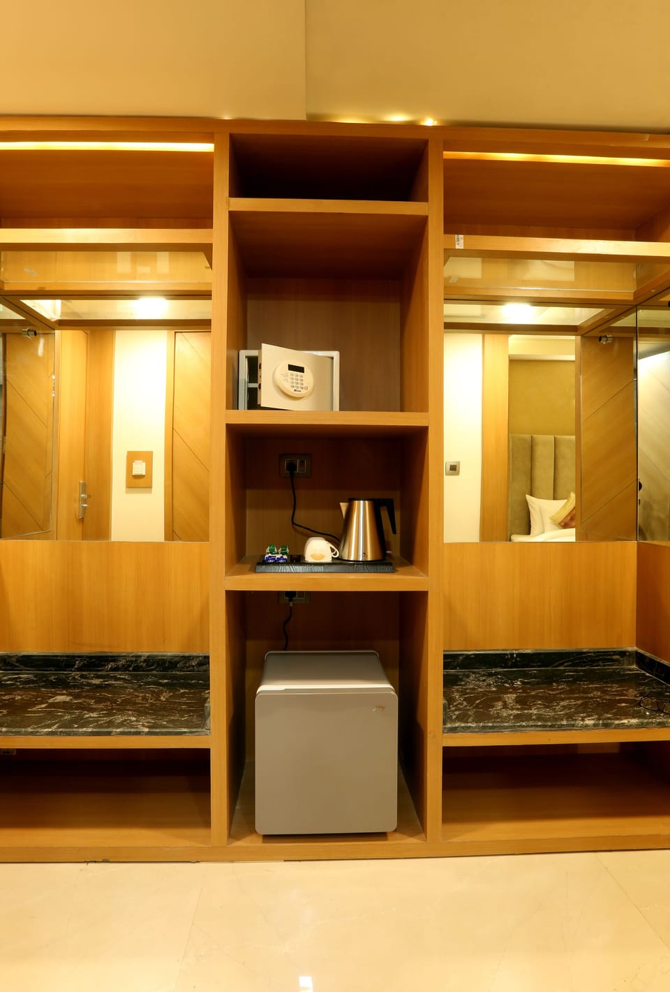 Deluxe Double or Twin Room | In-room safe, desk, iron/ironing board, free WiFi