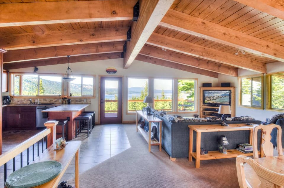 House, Multiple Beds, Patio, Mountain View (Chamberland Getaway) | Living area | 42-inch flat-screen TV with digital channels, fireplace