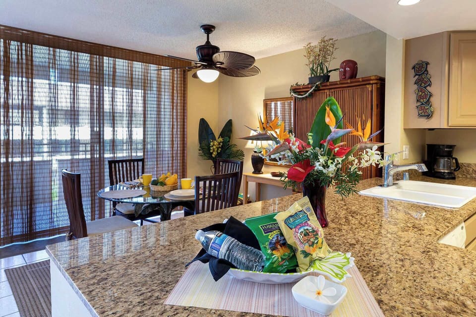 Condo, Multiple Beds, Balcony, Partial Ocean View (White Sands Village #222) | Dining