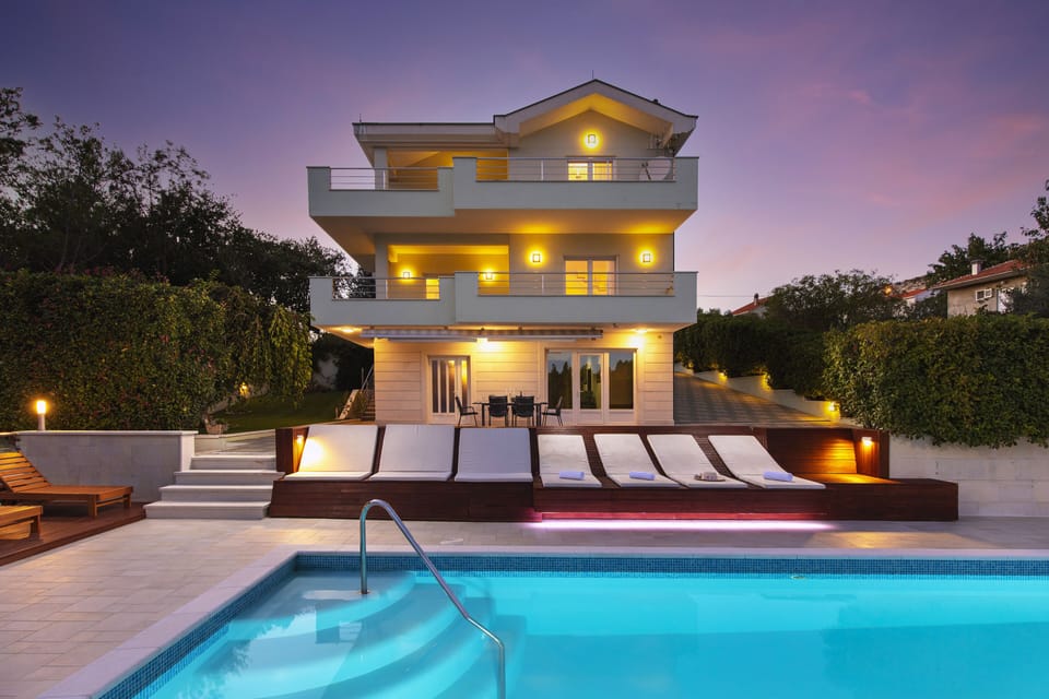 Front of property - evening/night