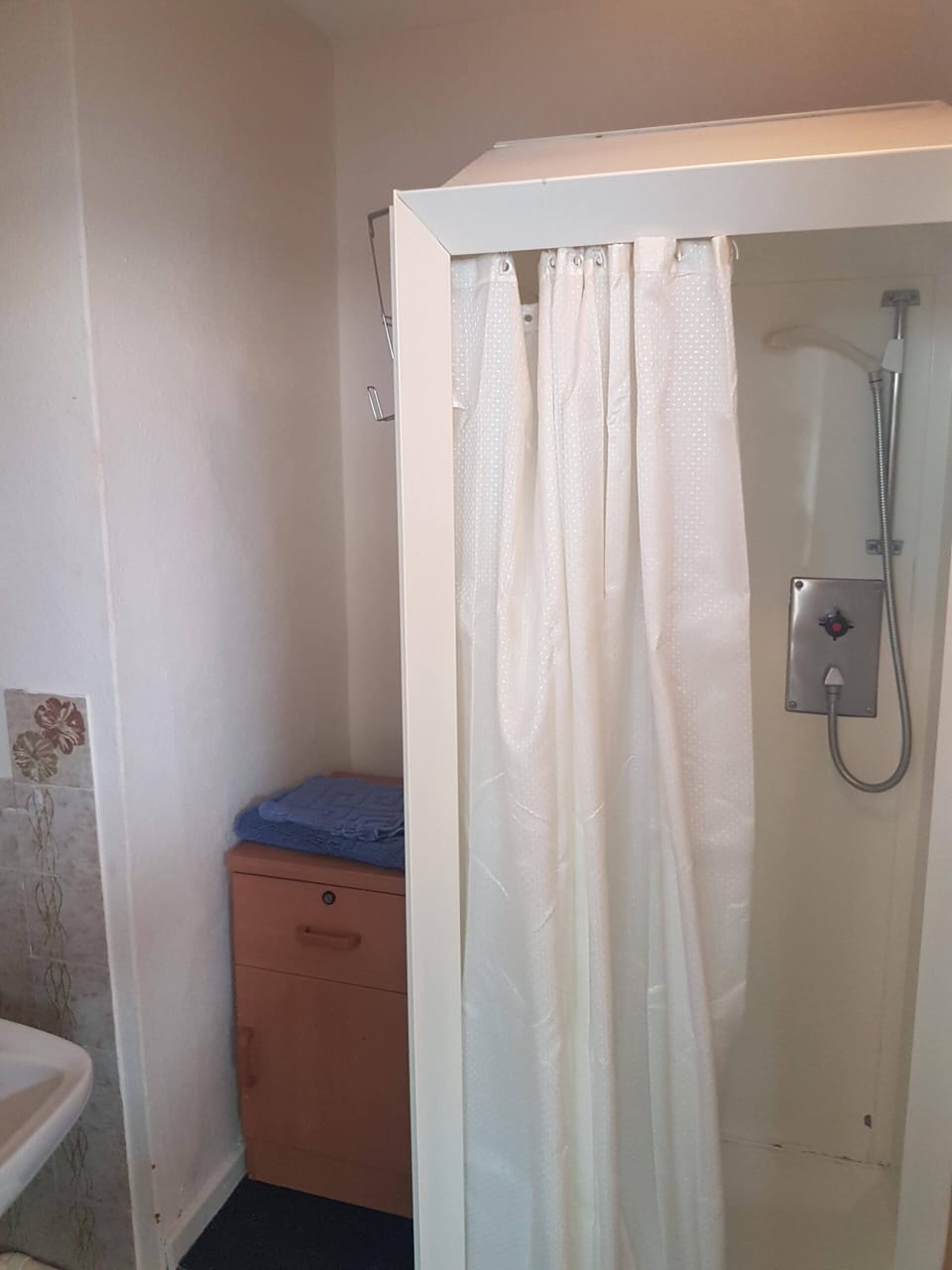 Apartment | Bathroom | Shower