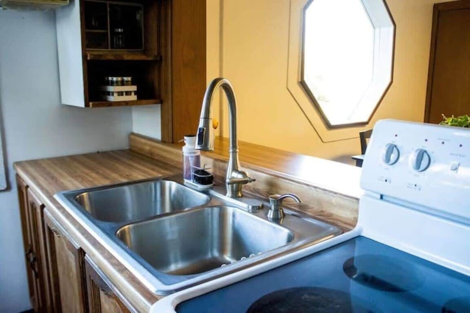 Kitchen sink