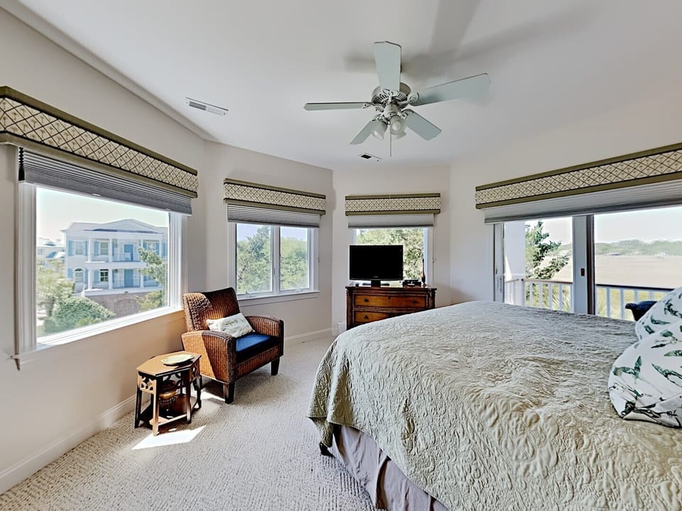 Master Bedroom (Top Floor)