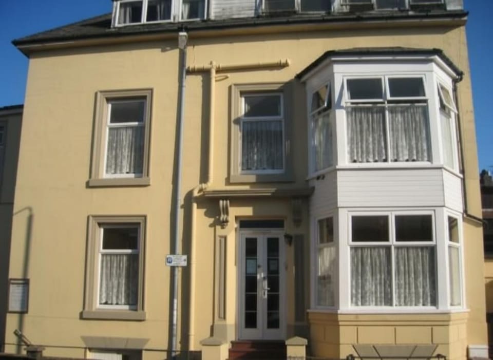 Image 4
