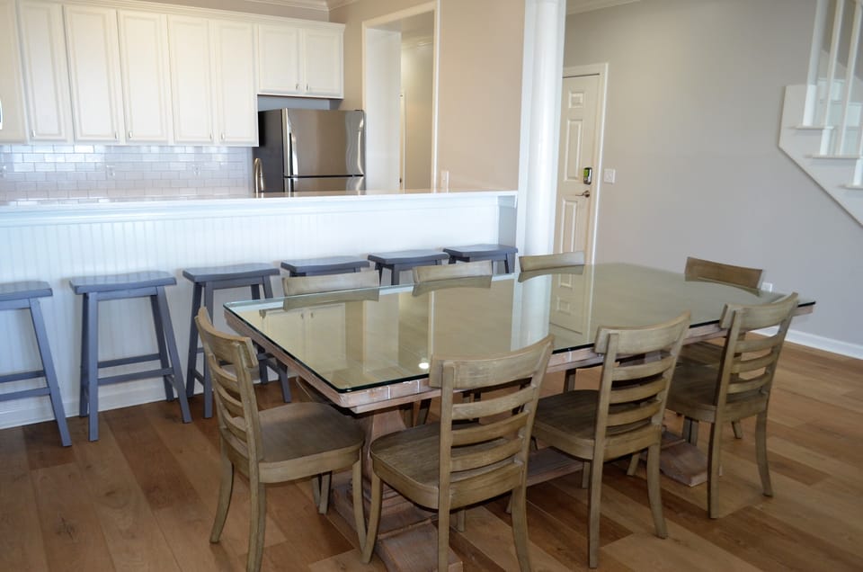 Dining area with extra bar seating
