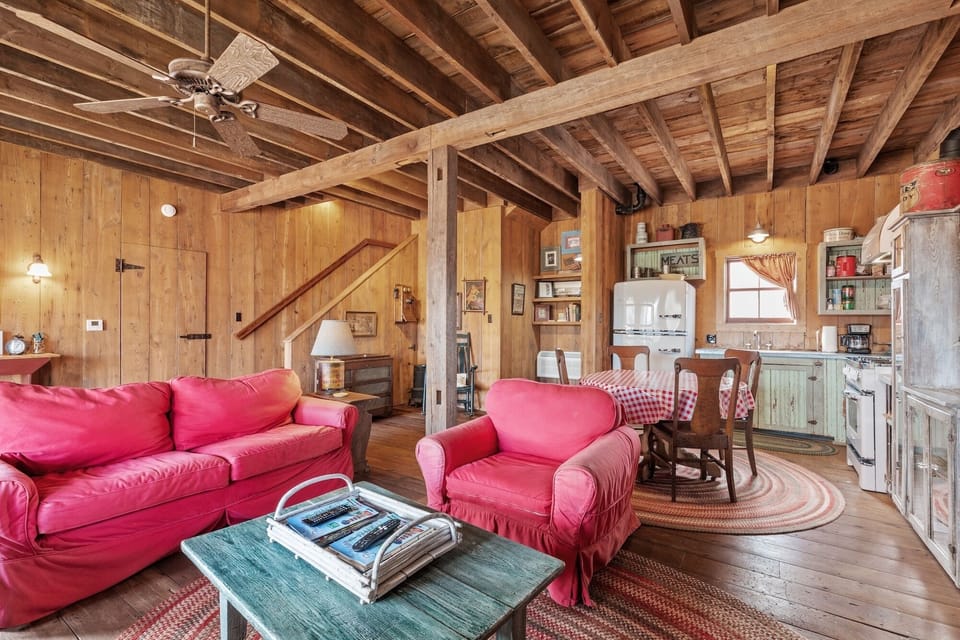 House, 3 Bedrooms | Living area | Smart TV
