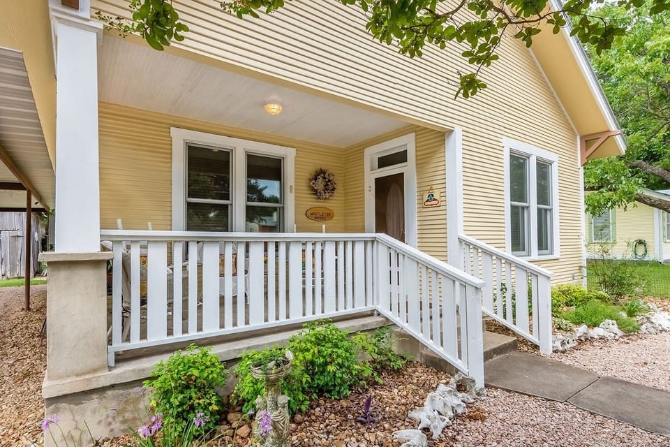 House, 2 Bedrooms | Exterior