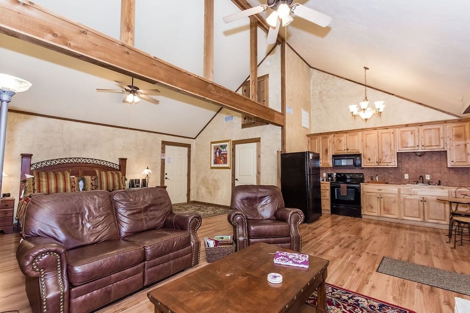 Cabin, 1 Bedroom | Living room | Smart TV