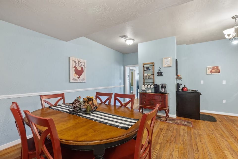 House, 2 Bedrooms | Dining