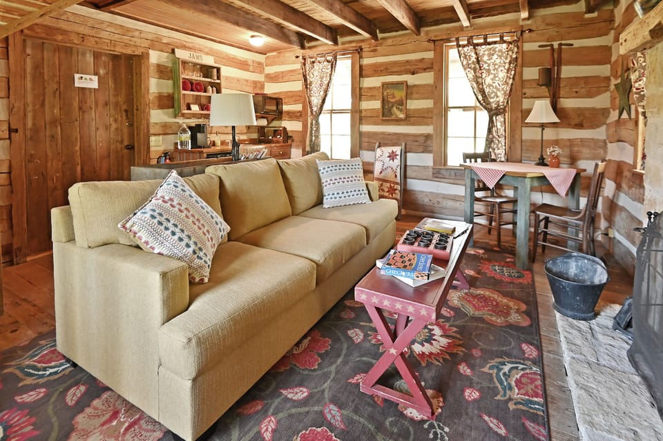 Cabin, 2 Bedrooms | Living area