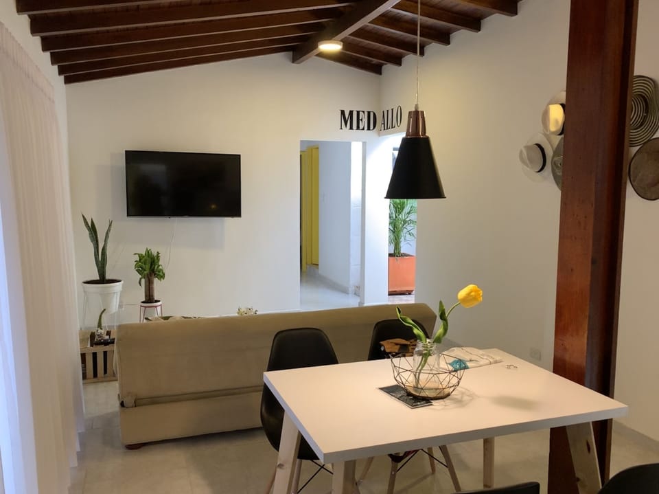 City Apartment | Living area