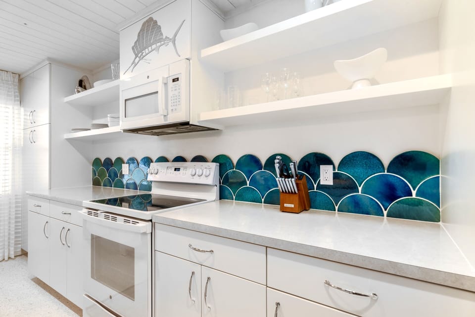 Fully equipped kitchen with all new appliances