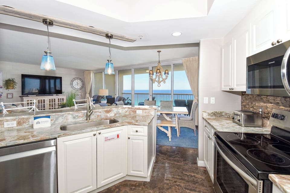 Silver Shells St. Maarten 1208 - Kitchen