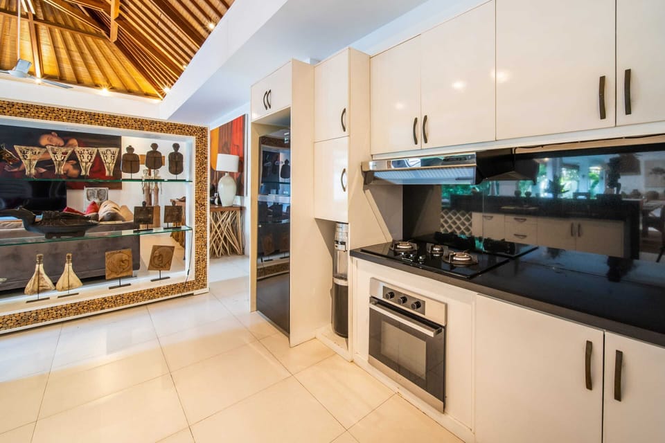 Villa, 3 Bedrooms, Smoking, Private Pool | Private kitchen | Microwave, coffee/tea maker, cookware/dishes/utensils