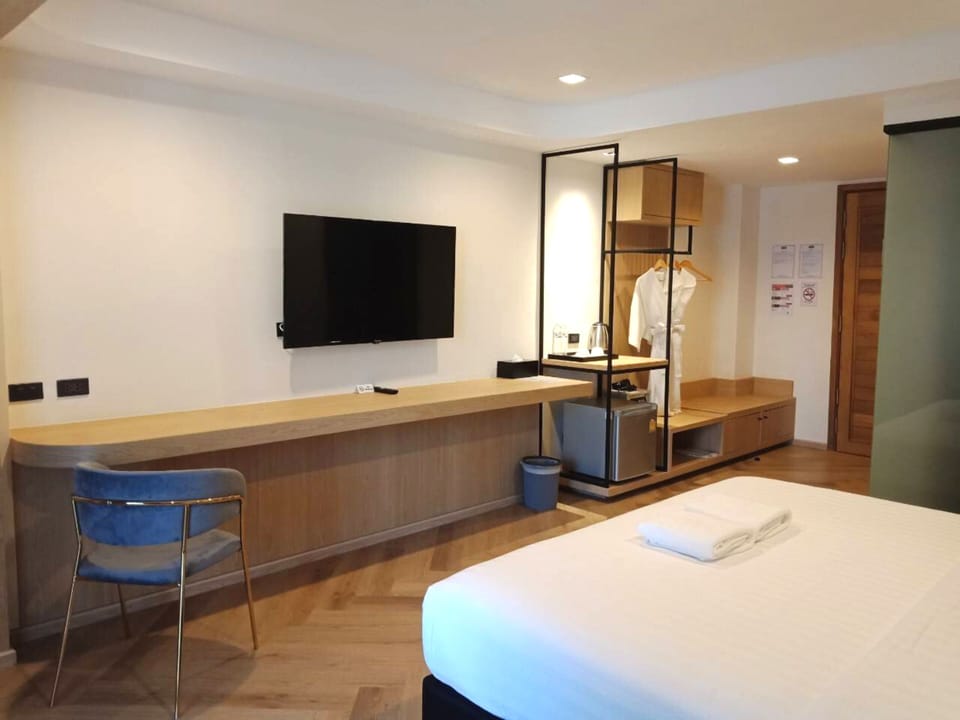In-room safe, desk, laptop workspace, blackout drapes