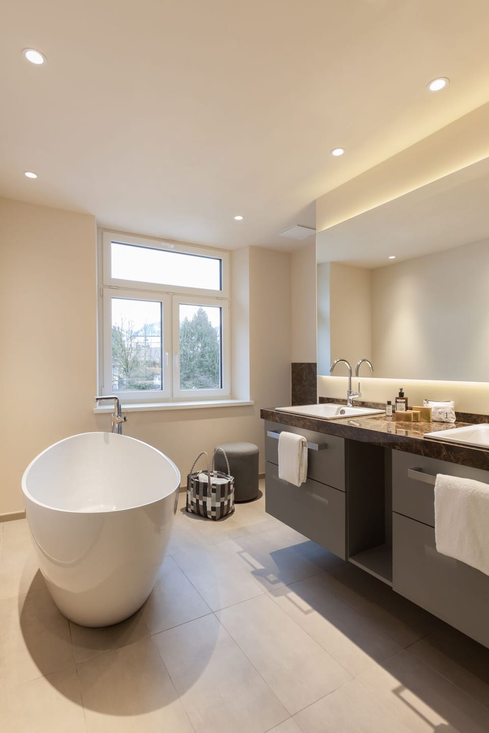 Shower, free toiletries, hair dryer, bathrobes