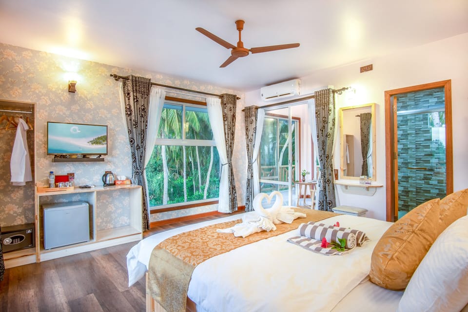 Deluxe Double Room with Balcony | Memory foam beds, minibar, in-room safe, individually decorated