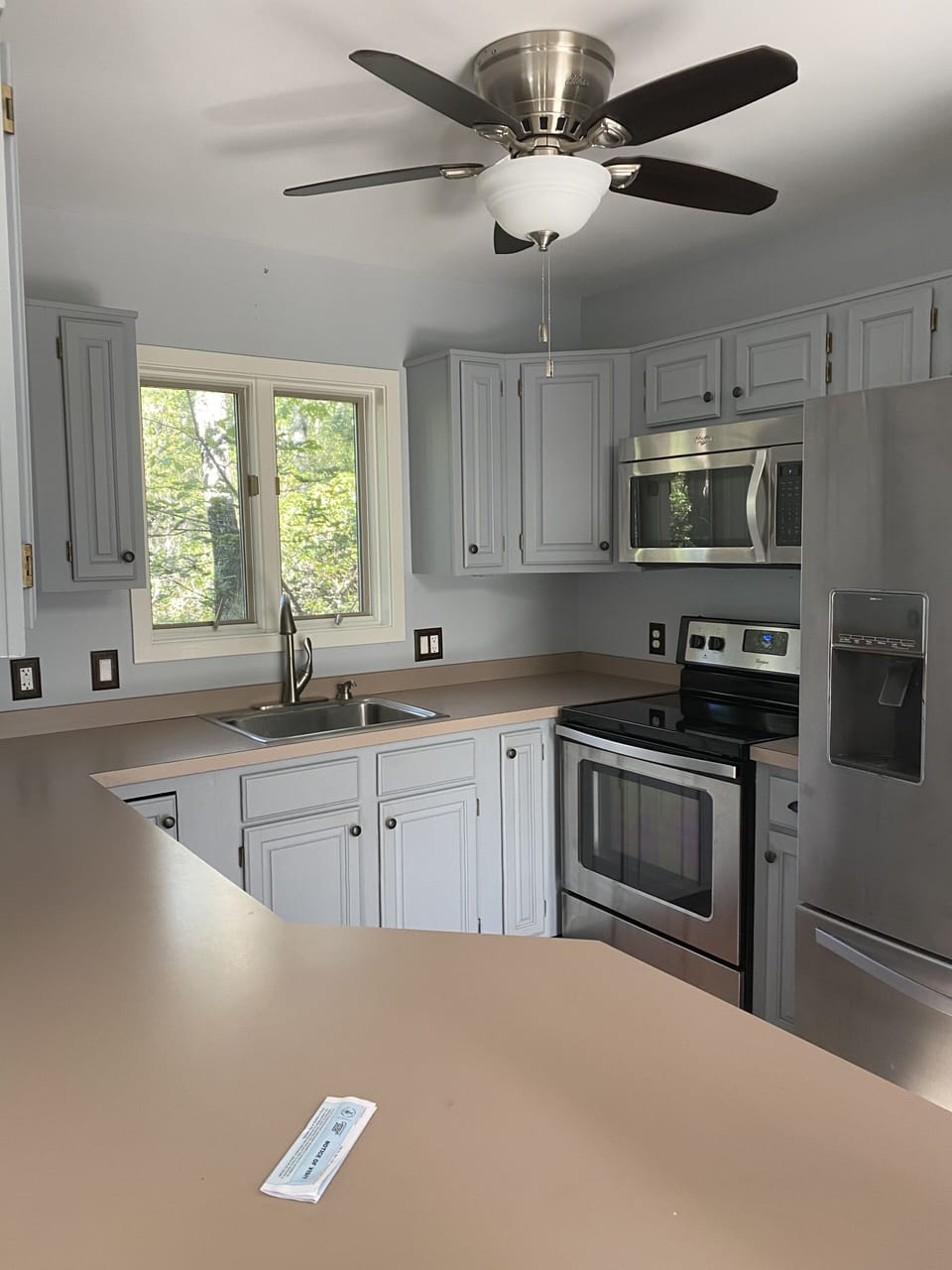 Kitchen ready for your favorite cook
