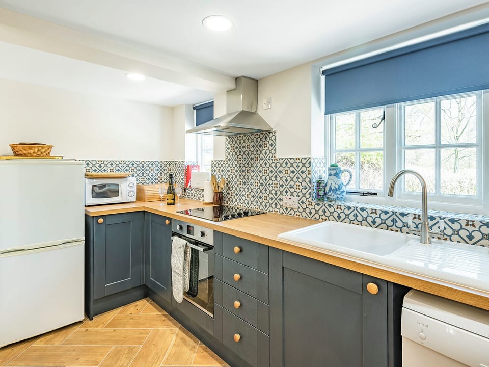 Kitchen/diner | Lion Gate Lodge, Scrivelsby