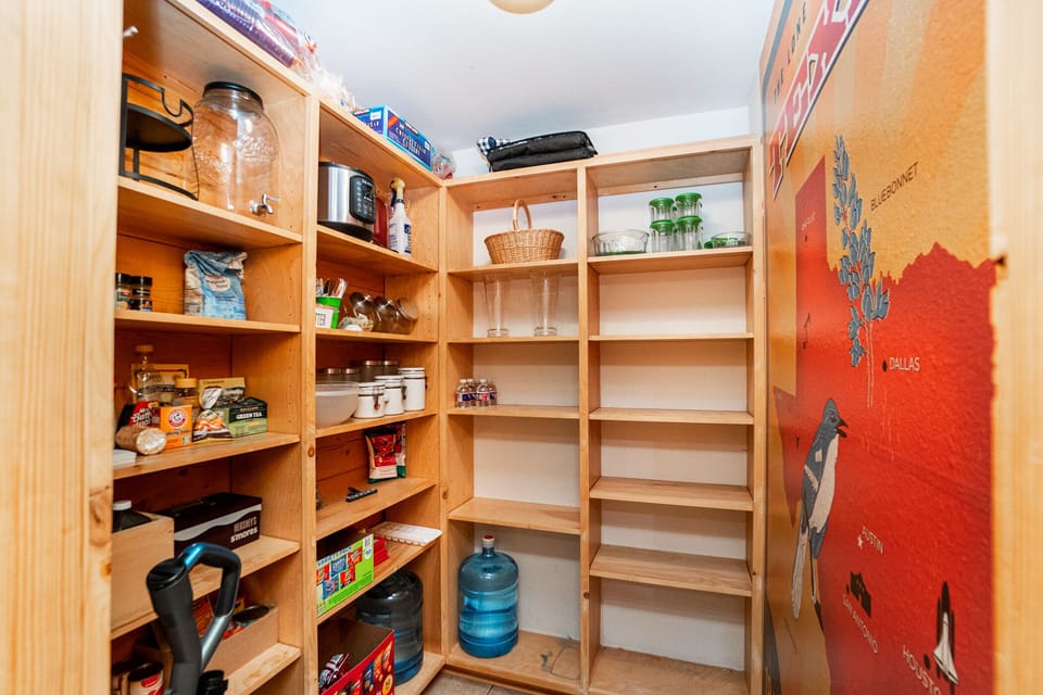 walk-in pantry