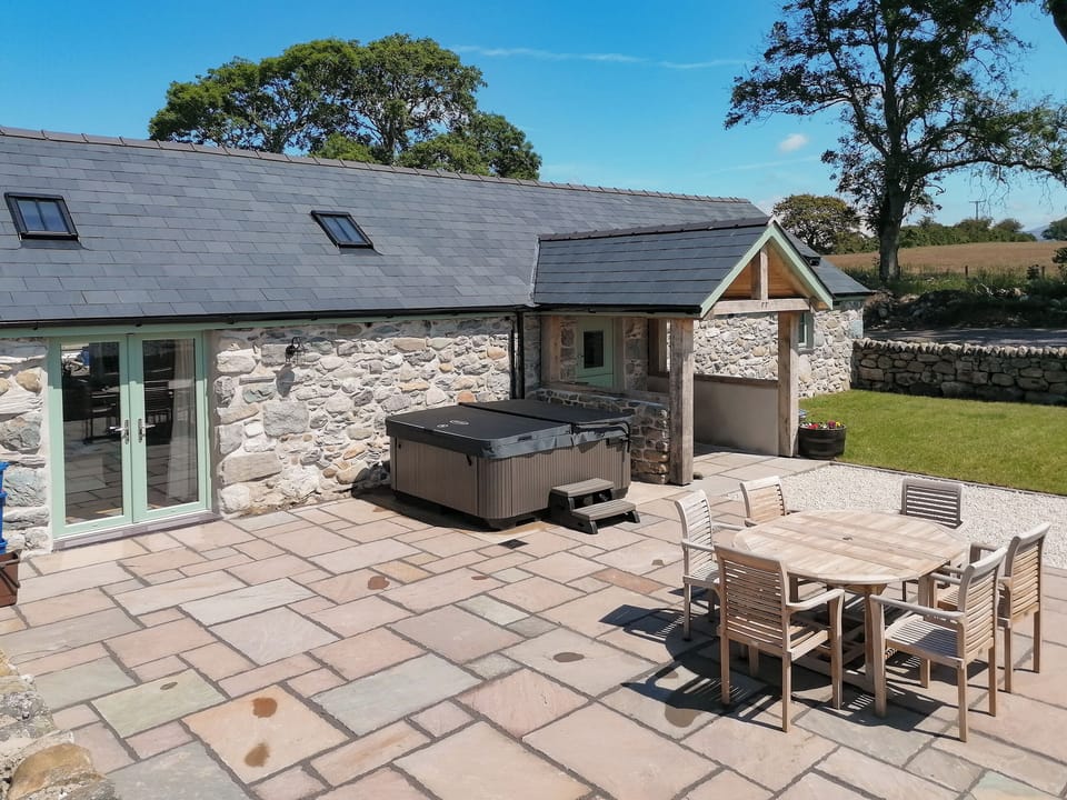 Exterior | Stabal Eithinog, Penygroes, Caernarfon