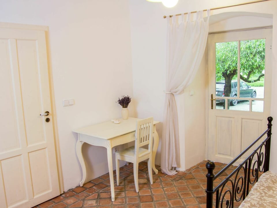 Furniture, Property, Table, Wood, Lighting, Interior Design, Architecture, Flooring, Floor, Window