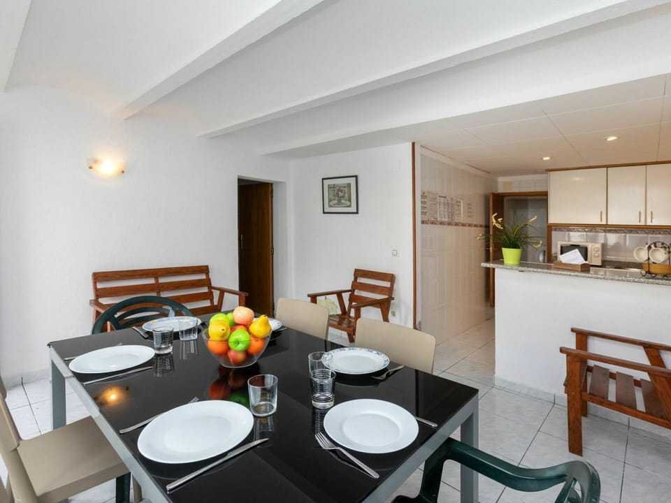 Table, Furniture, Building, Chair, Cabinetry, Lighting, Wood, Plant, Flooring, Tableware