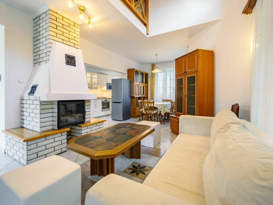 Furniture, Comfort, Picture Frame, Wood, Table, Interior Design, Architecture, Floor, Chair, Building