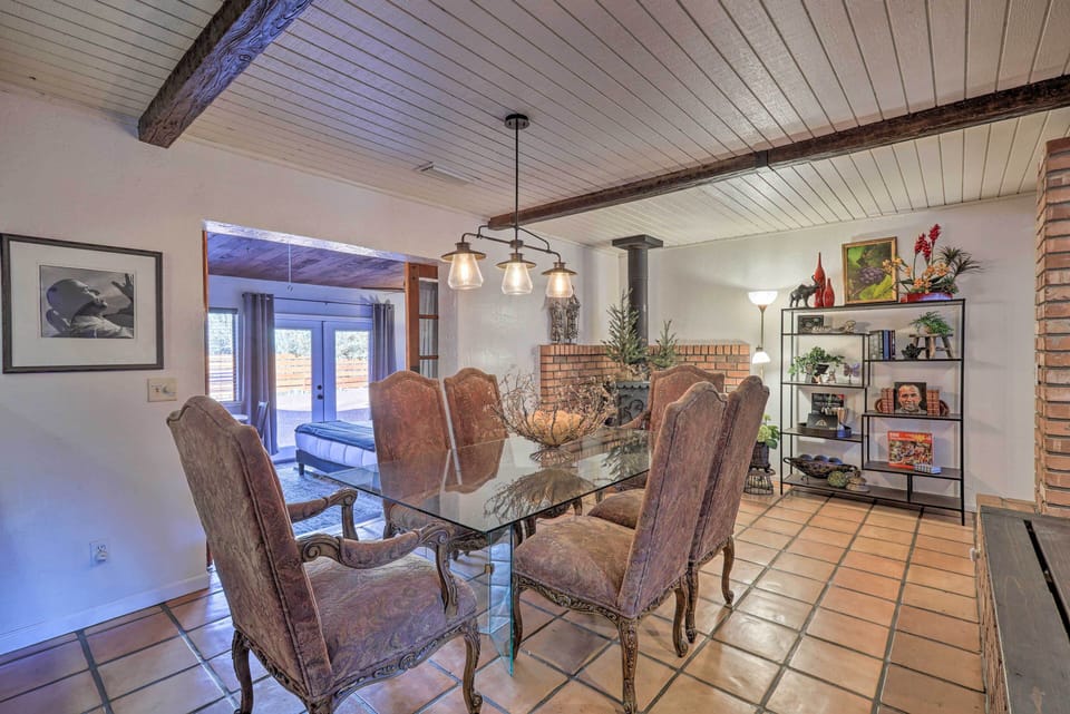 Formal Dining Area | Dishware/Flatware Provided