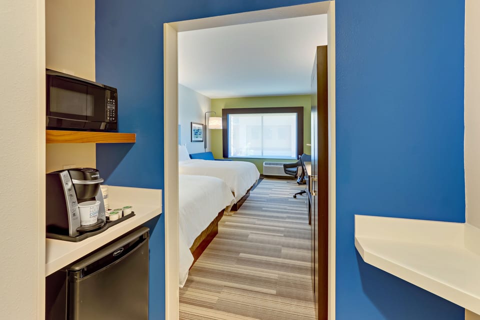 In-room safe, desk, laptop workspace, blackout drapes