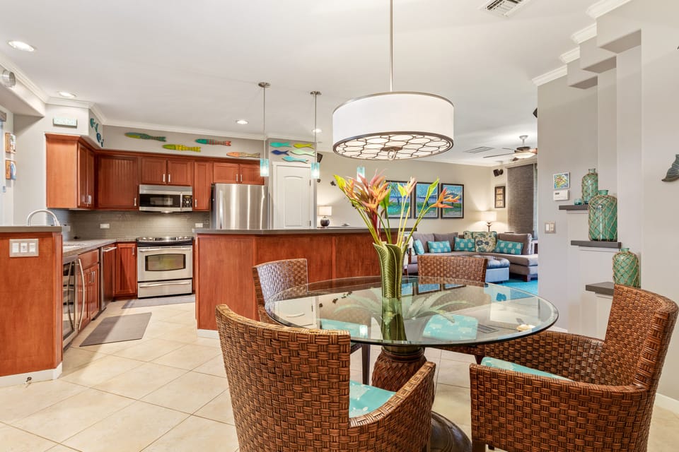 Dining Area & Kitchen with Seating fo 4 at Mauna Lani Hawai'i Vacation Rental
