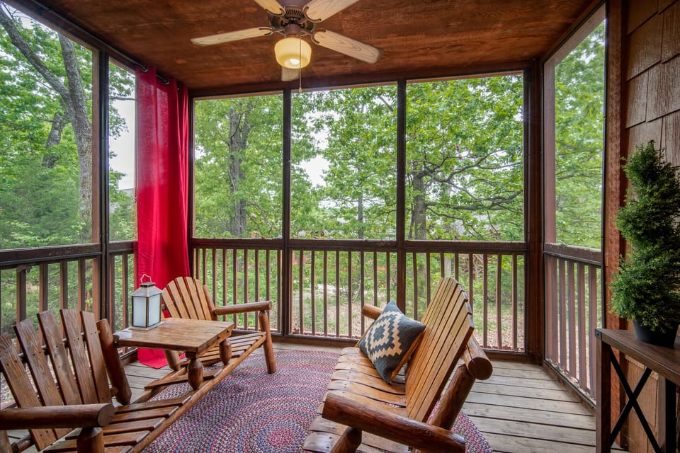 Private, Screened-In Balcony