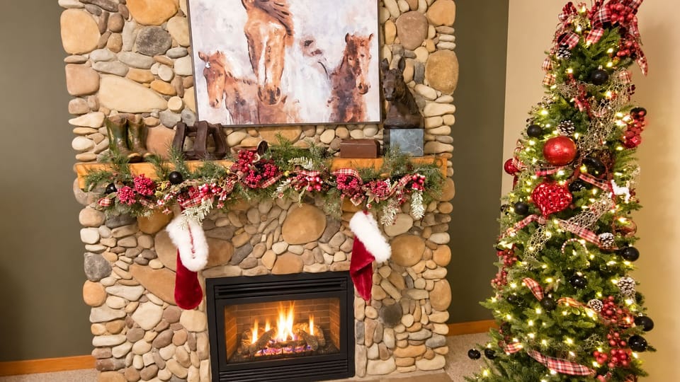 Holiday decorations are typically displayed from November 1 to January 3, although the specific dates and decor may vary each year.