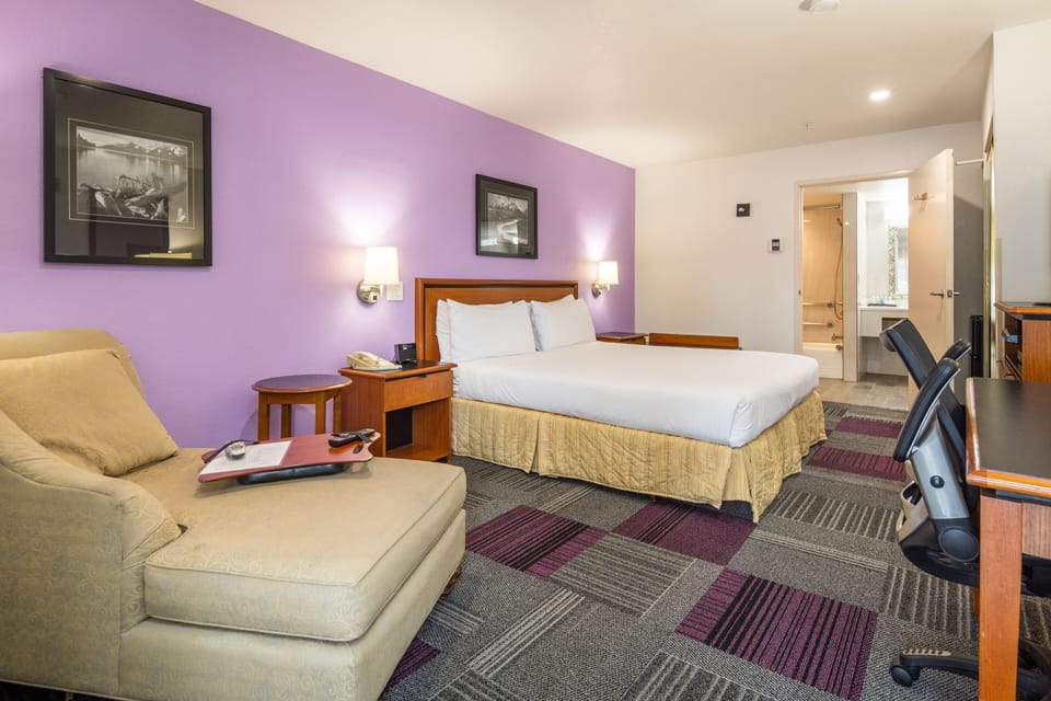 Memory foam beds, in-room safe, desk, blackout drapes