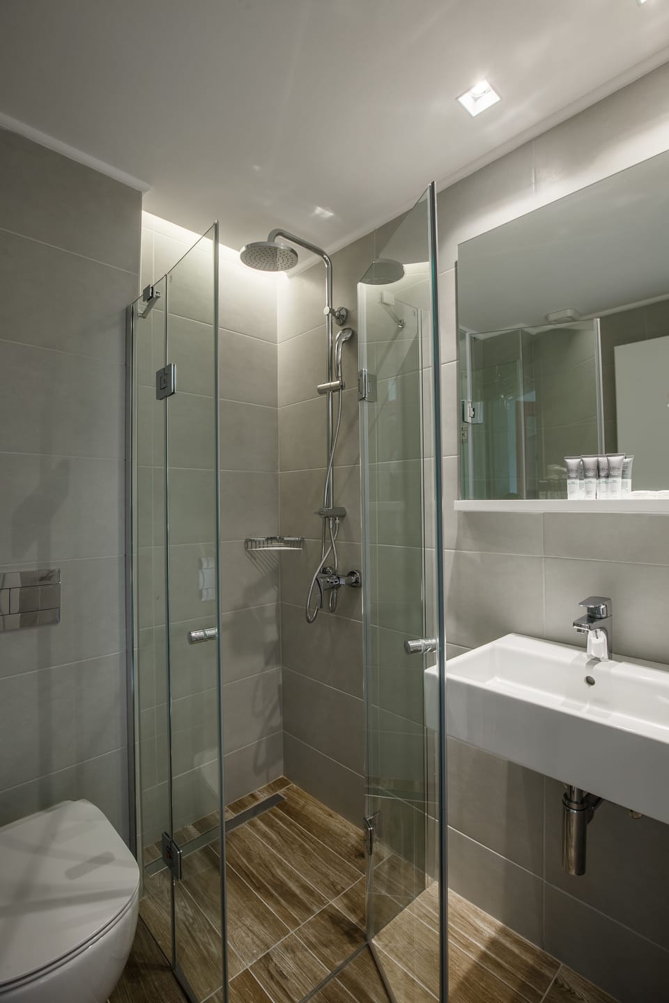 Family Room, 2 Bedrooms, Partial Sea View | Bathroom | Shower, free toiletries, hair dryer, towels