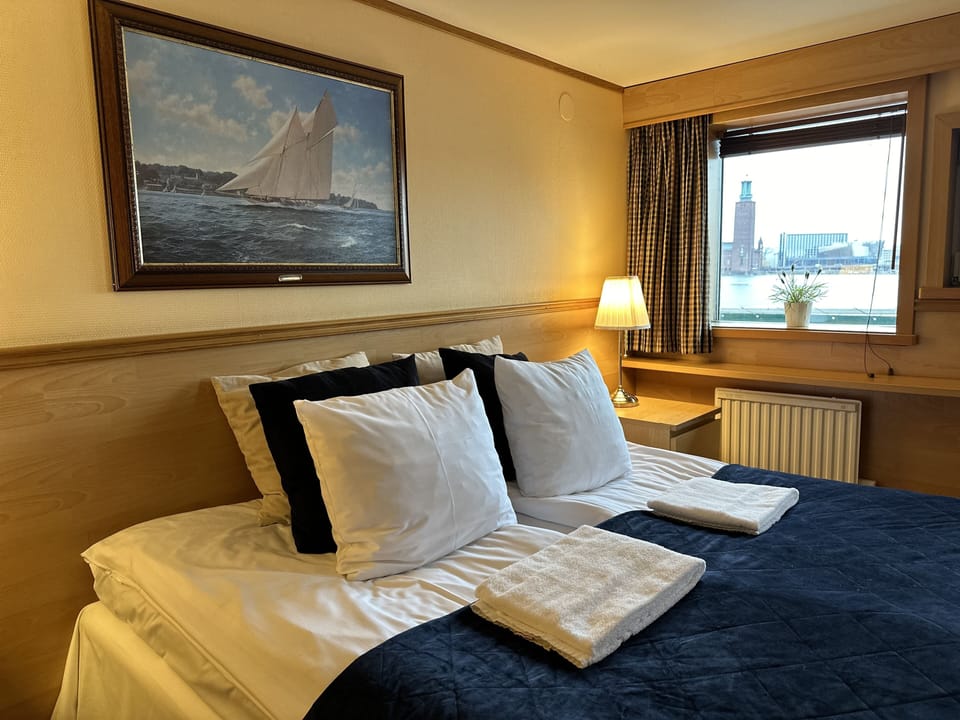 Superior Twin Room, Private Bathroom, Sea View (Admiral's Cabin) | In-room safe, iron/ironing board, free WiFi, bed sheets
