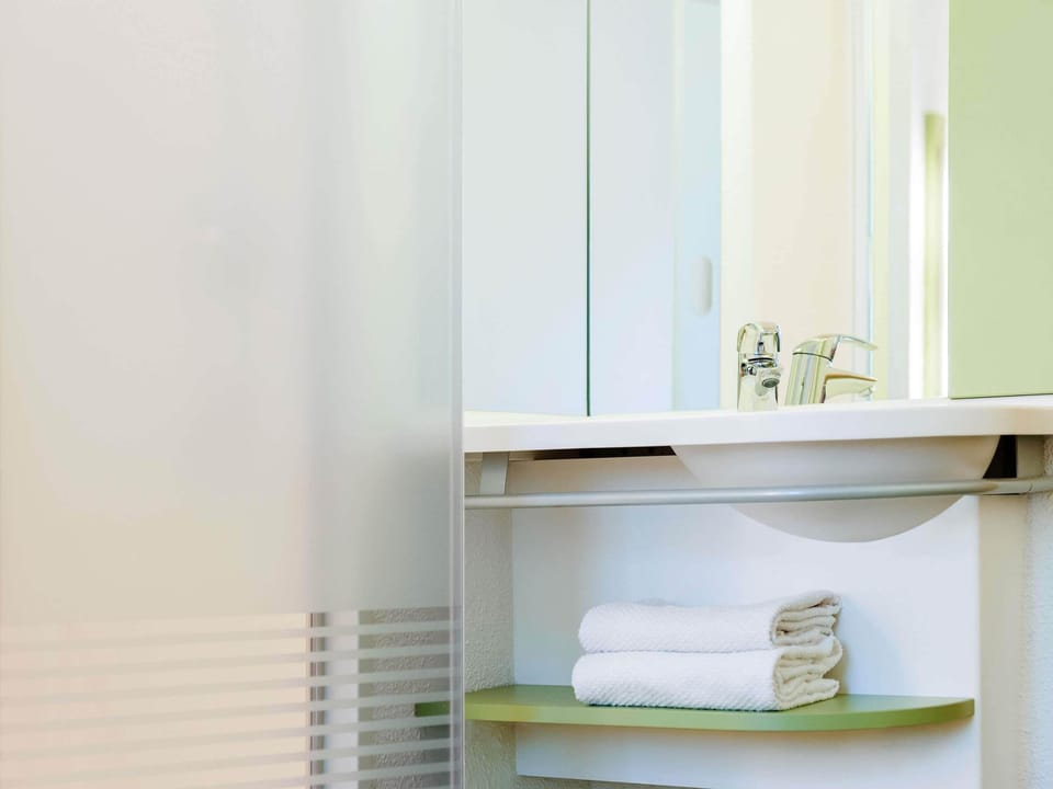 Double Room, 1 Double Bed | Hypo-allergenic bedding, desk, laptop workspace, soundproofing