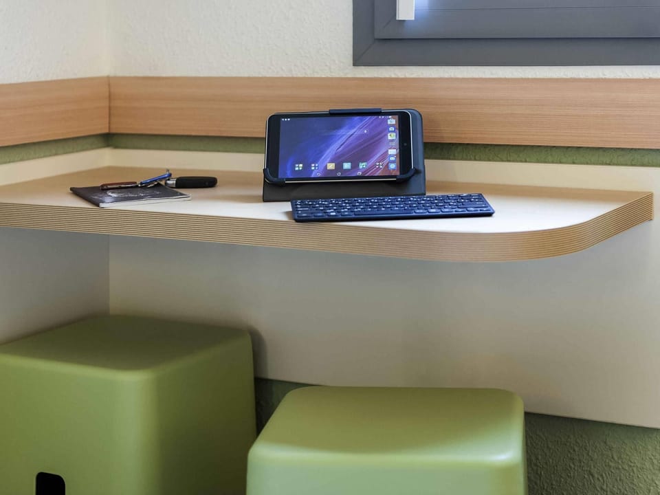 Double Room, 1 Double Bed | Hypo-allergenic bedding, desk, laptop workspace, soundproofing