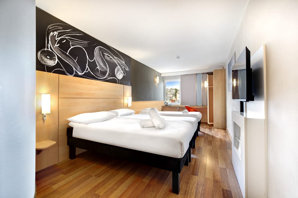 Standard Room, 3 Twin Beds | Memory foam beds, in-room safe, desk, blackout drapes