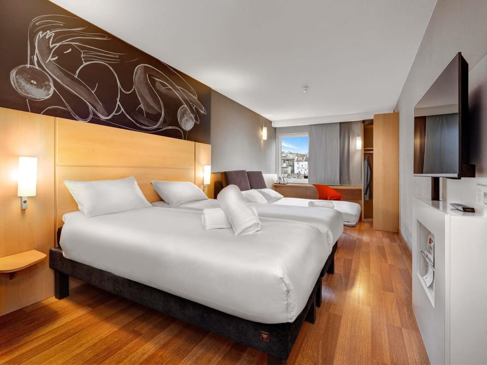 Family Room, Multiple Beds | Memory foam beds, in-room safe, desk, blackout drapes