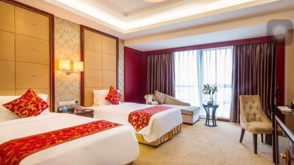 Room, 2 Twin Beds, Smoking, Park View | Minibar, in-room safe, desk, iron/ironing board