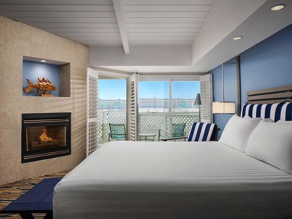 Premium bedding, iron/ironing board, free WiFi, bed sheets