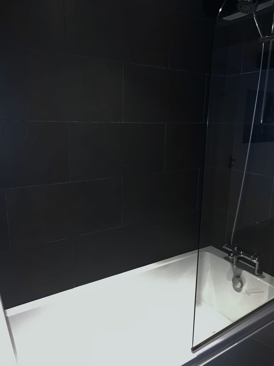 Double Room, Ensuite (Bath) | Bathroom | Combined shower/tub, hair dryer, towels