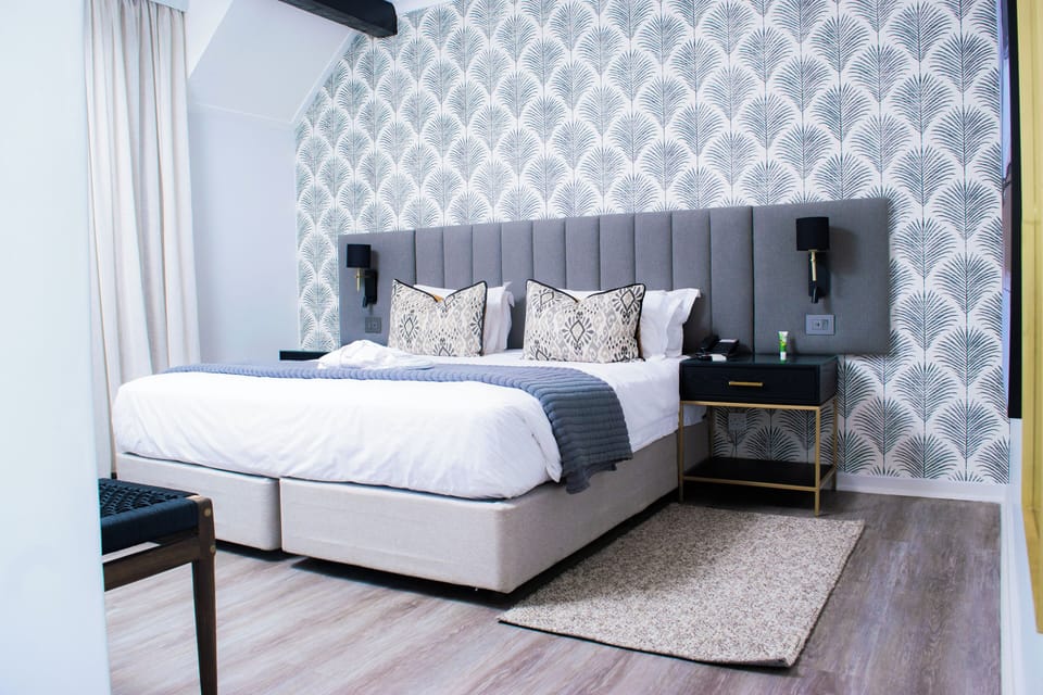 Suite, 1 Double Bed, Garden View (SUITE) | 1 bedroom, in-room safe, desk, free WiFi
